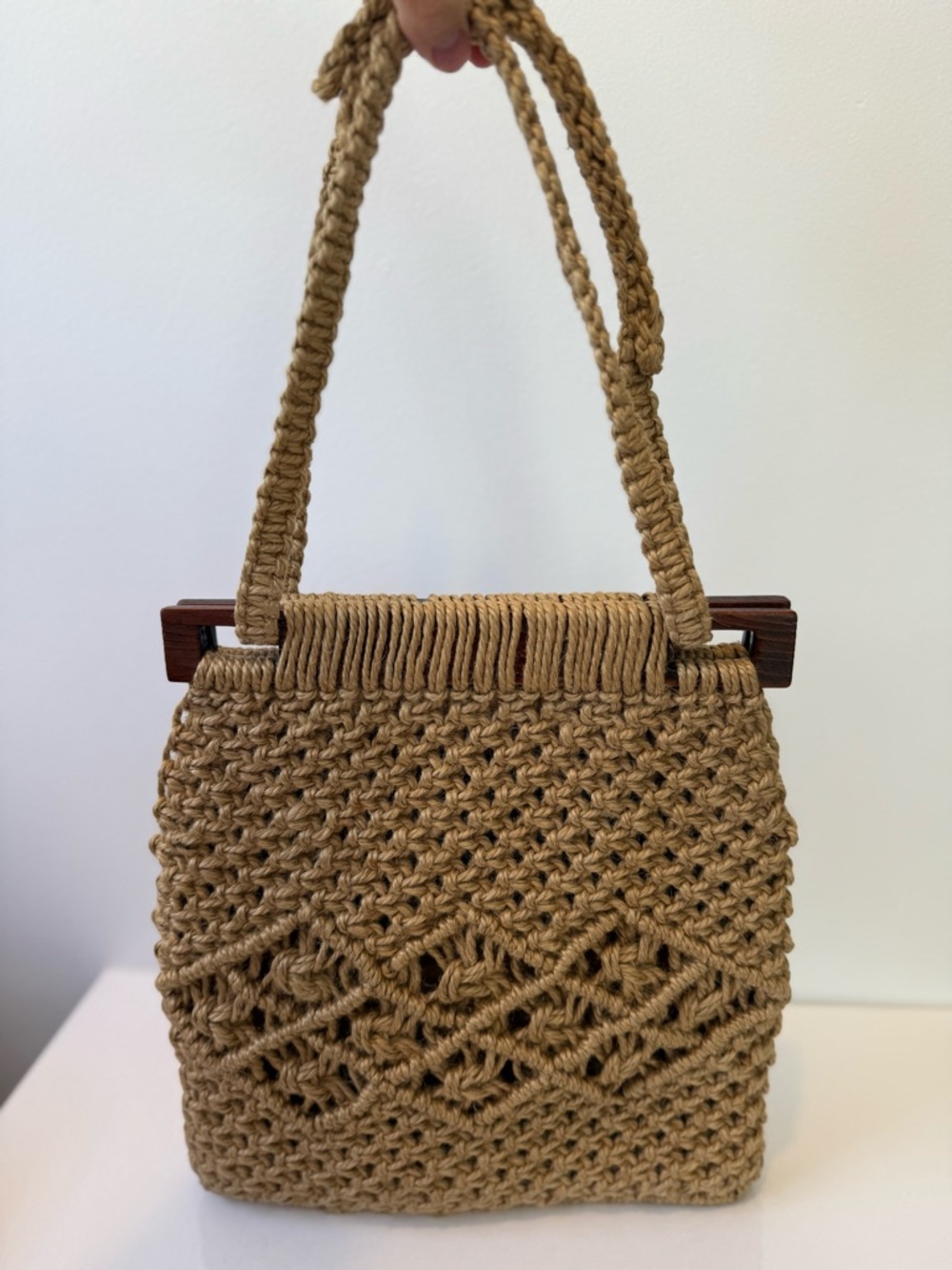 Vintage 70s Handmade Macrame Jute Bag Wooden Handle Boho Market Tote - Picture 3 of 10